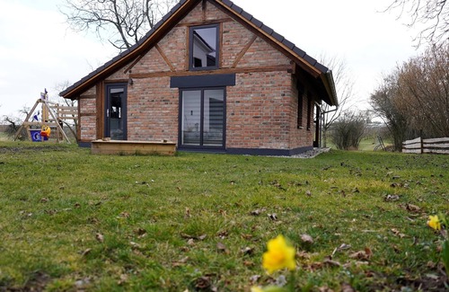 Waggershausen House | Inviting Chalet Retreat Near Friedrichshafen, Rated 9.8/10