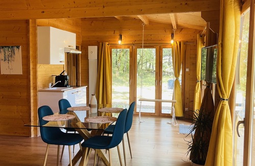 Roussayrolles Ski Chalet | Escape to a Cozy Chalet Surrounded by Nature's Beauty
