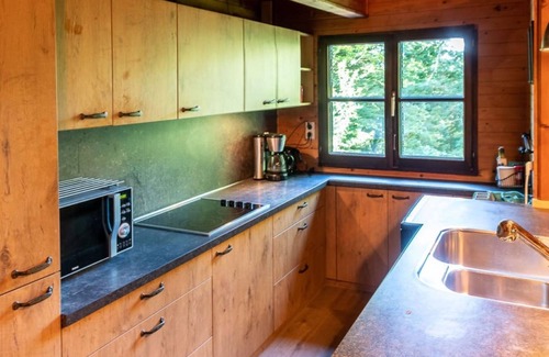 The Ardennes Ski Chalet | Chalet in the woods with jacuzzi and Sauna
