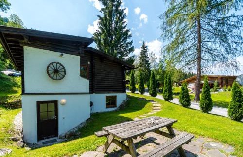 Woergl Ski Chalet | Inviting Tyrol Chalet with Private Garden and Fireplace