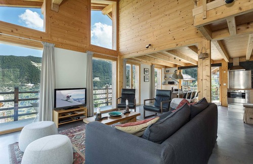 Riddes Ski Chalet | Experience Chalet Inchalat - Lake View & Family-Friendly Stay