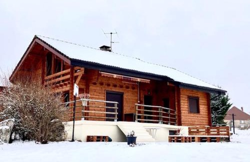 Onglieres Ski Chalet | Family-Friendly Chalet with 3 Bedrooms and Spacious Grounds