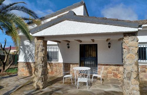 Puerto Rey House | Independent Chalet with Beautiful Garden and Barbecue Area