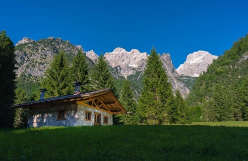 Ragoli House | Cozy Chalet Surrounded by Nature for 4 Guests