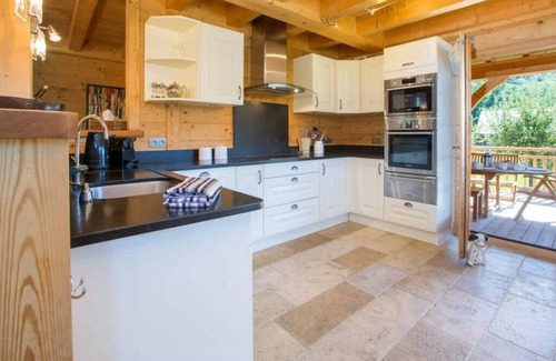 Saint-Jean-dʼAulps Ski Chalet | Experience Chalet Iona: Top Rated Stay in St Jean d'Aulps