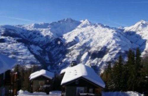 Arc-1600 Ski Chalet | Inviting Chalet Iseran: 4-Star Stay with Pet-Friendly Perks