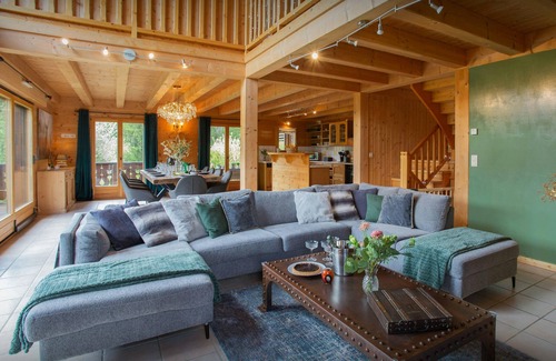 La Cote-d'Arbroz Ski Chalet | Premier Chalet Isla de Lux: Family Retreat with Spa & Sauna