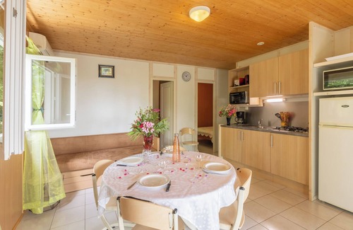 Gravieres Ski Chalet | Chalet 'Jordan - Mas Lachamp' with Mountain View, Shared Pool and Air Conditioning