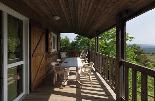 Gravieres Ski Chalet | Chalet 'Jordan - Mas Lachamp' with Mountain View, Shared Pool and Air Conditioning