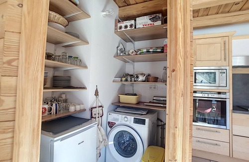 Vallouise-Pelvoux Ski Chalet | Welcoming Chalet Julie: Family-Friendly with Breakfast