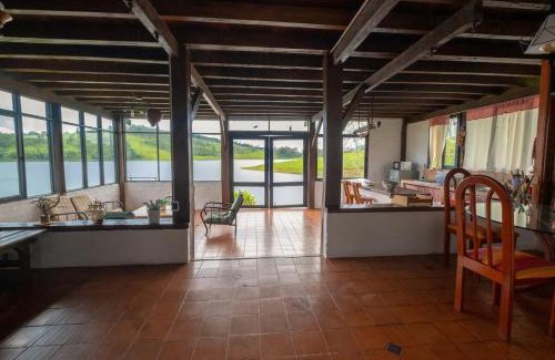 Yotoco Apartment | Chalet junto al lago con muelle privado