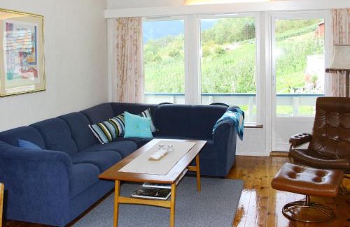 Djønno Ski Chalet | Pet-Friendly Chalet Kårahuset - FJH408 by Interhome