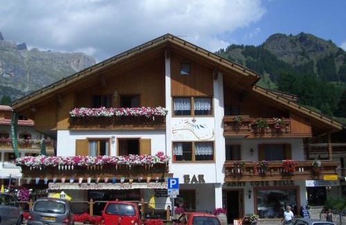 Arabba Apartment | Family-Friendly Retreat at Chalet Karin - Rated 8/10