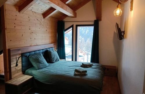 Les Orres Ski Chalet | Discover Chalet Kelly: 4-Star Comfort with Hot Tub Bliss
