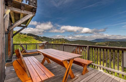 Bad Sankt Leonhard im Lavanttal Ski Chalet | Inviting Chalet Klippitz - Perle with Hot Tub & Pet Friendly
