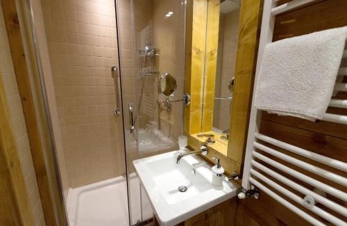 Kolasin Apartment | Unforgettable Chalet Kolašin: 4-Star Guest Rated Escape