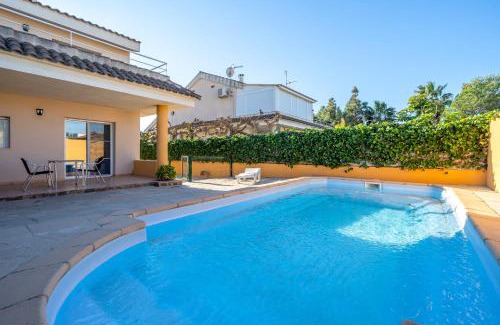 Riumar House | Discover Chalet l'alba: Family-Friendly Retreat with Pool
