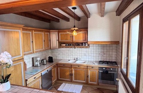 Besse-et-Saint-Anastaise Ski Chalet | Chalet l'Alpaga: Family-Friendly Retreat with Lake Views