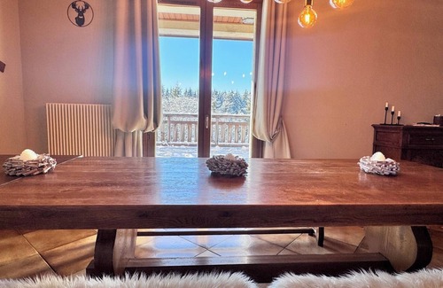 Besse-et-Saint-Anastaise Ski Chalet | Chalet l'Alpaga: Family-Friendly Retreat with Lake Views