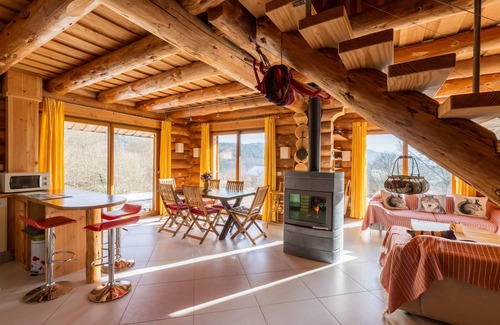Saint-Martin-du-Puy House | Serene Retreat at Chalet l'Epicurien with Grand Garden