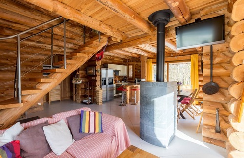 Saint-Martin-du-Puy House | Serene Retreat at Chalet l'Epicurien with Grand Garden