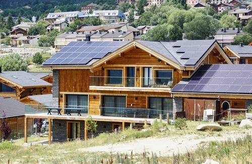 Font-Romeu-Odeillo-Via Ski Chalet | Indulge at Chalet L'Ecrin: Top-Rated Stay in Font-Romeu