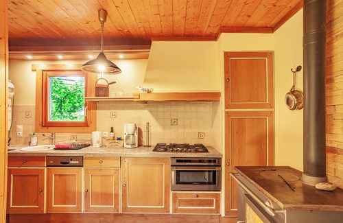 Saint-Jorioz Ski Chalet | Top-Rated Chalet "L'herminette" with Ocean View & Terrace