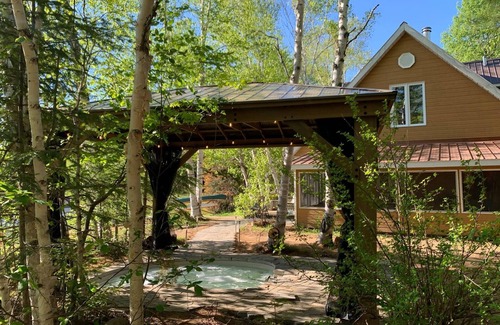 Mandeville Ski Chalet | Unwind at Chalet l'Oasis: Private Beach & Spa Retreat