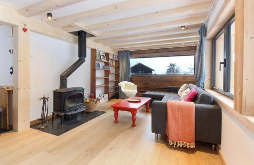 Les Houches Ski Chalet | Chalet L'Oratoire & Mazot - Historic Retreat with Huge Garden