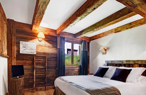 La Cote-d'Arbroz Ski Chalet | Elegant Chalet La Côte-d'Arbroz: Ideal for Families & Groups
