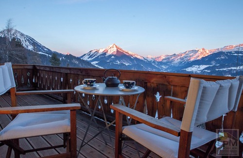 Leysin Ski Chalet | Chalet La Chérie Magnificent family chalet completely renovated in 2021 with a surface of approx. 24