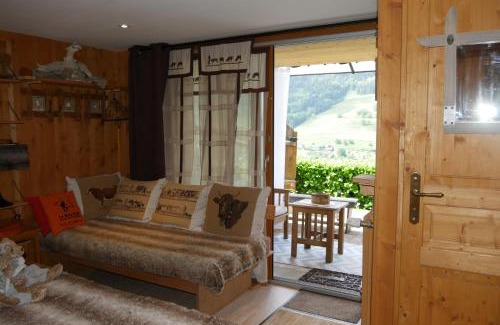 Sainte-Agnes Bed & Breakfast | Experience Chalet la Colombière: Oceanfront Bliss Awaits