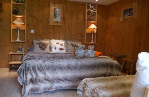 Sainte-Agnes Bed & Breakfast | Experience Chalet la Colombière: Oceanfront Bliss Awaits