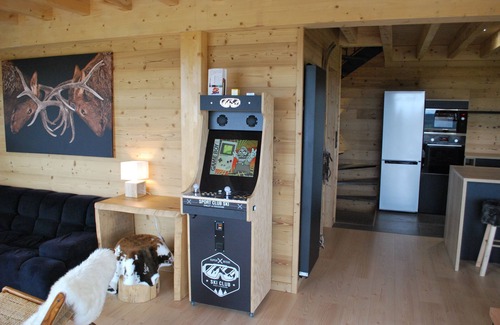 Besse-et-Saint-Anastaise Ski Chalet | Exceptional Chalet la Doudoune with Spa & Lake View