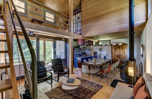 Mayens-de-Riddes Ski Chalet | Premier Chalet la Grange - La Tzoumaz with Lake Views