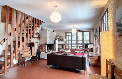 Vallouise-Pelvoux Ski Chalet | Discover Chalet La Mélunah: Family-Friendly Retreat Awaits