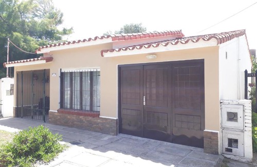 Mar de Ajo House | Pet-Friendly Chalet La Mambu with 9.5/10 Guest Rating