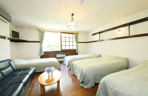 Minakami House | Eco-Friendly Chalet La Neige with Spa and Hot Tub