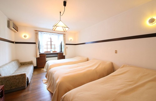 Minakami House | Eco-Friendly Chalet La Neige with Spa and Hot Tub
