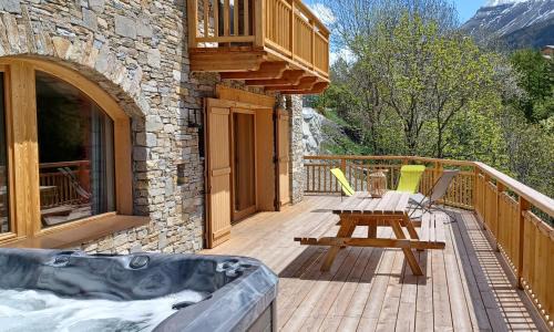 Val Cenis Apartment | Cozy Chalet La Turra with Private Spa and Hot Tub Amenities