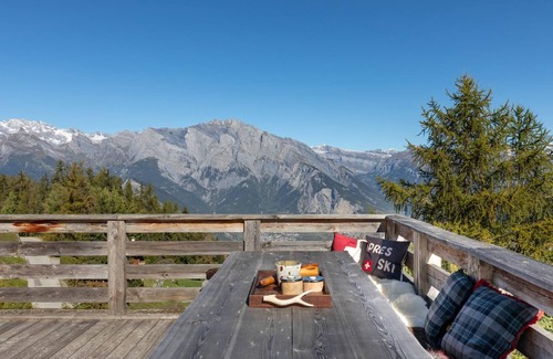 Riddes Ski Chalet | Experience Comfort at Chalet La Tsoum with Premier Amenities