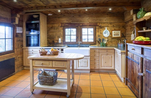 Manigod Ski Chalet | Discover Chalet La Vieille Ferme: Comfort with Kitchen & Breakfast