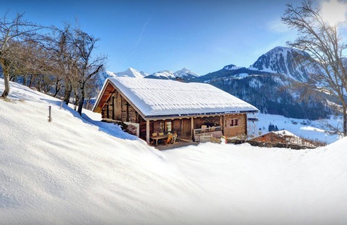 Manigod Ski Chalet | Discover Chalet La Vieille Ferme: Comfort with Kitchen & Breakfast