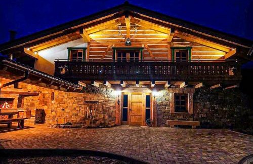 Yasinia House | Experience Family-Friendly Comfort at Chalet Laitner