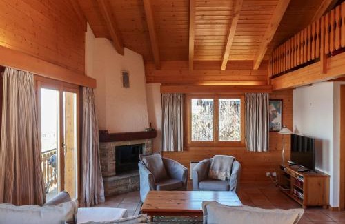 Saint-Pierre-de-Clages Ski Chalet | Guest Rated 9.5: Family-Friendly Chalet Lara Awaits You