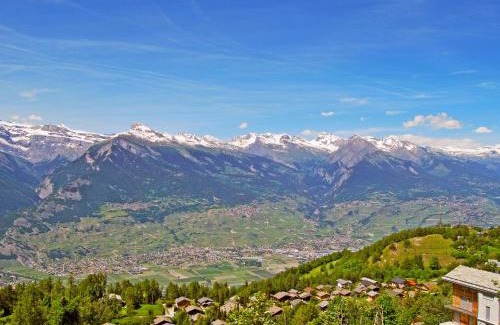 Saint-Pierre-de-Clages Ski Chalet | Guest Rated 9.5: Family-Friendly Chalet Lara Awaits You