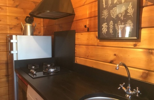 Le Menil Ski Chalet | Relaxing Chalet Le Cactus with Outdoor Sauna & Lake View