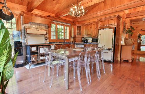 Chertsey Ski Chalet | Explore Chalet “Le Crépuscule”: Rated 10/10 with Hot Tub