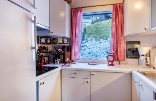 Val d'Illiez Ski Chalet | Relax at Chalet Le Cyclamen: Ocean Views & Spa Retreat