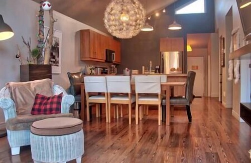Beaupre House | Pet-Friendly Chalet Le Flocon at Mont-Sainte-Anne